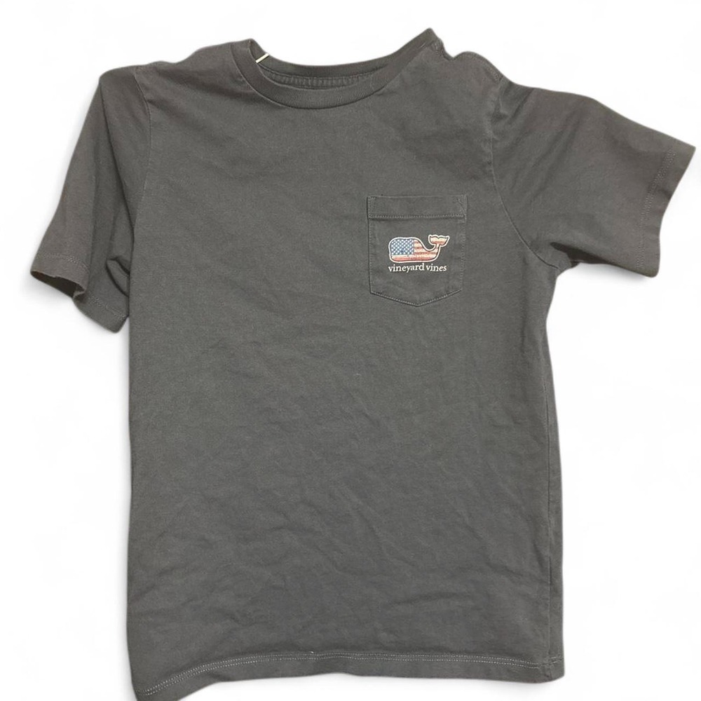 Youth vineyard vines T-shirt